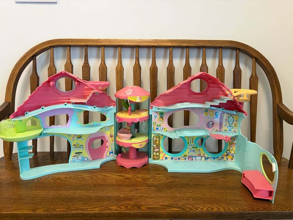 Hasbro Littlest Pet Shop Biggest Littlest Pet Shop Playset House
